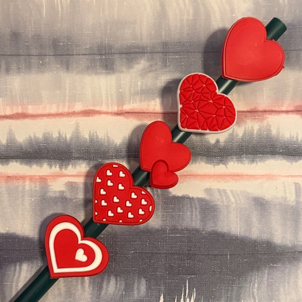 🌻 Bundle of 5 Red Heart Straw Charms
